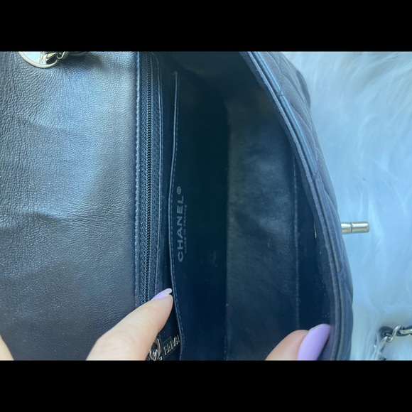 Chanel flap bag, very hard to find size! - Picture 7 of 17